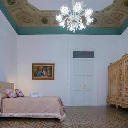 Terre D'Oro, Appartamento Di Lusso In Centro Citta パレルモ エクステリア 写真